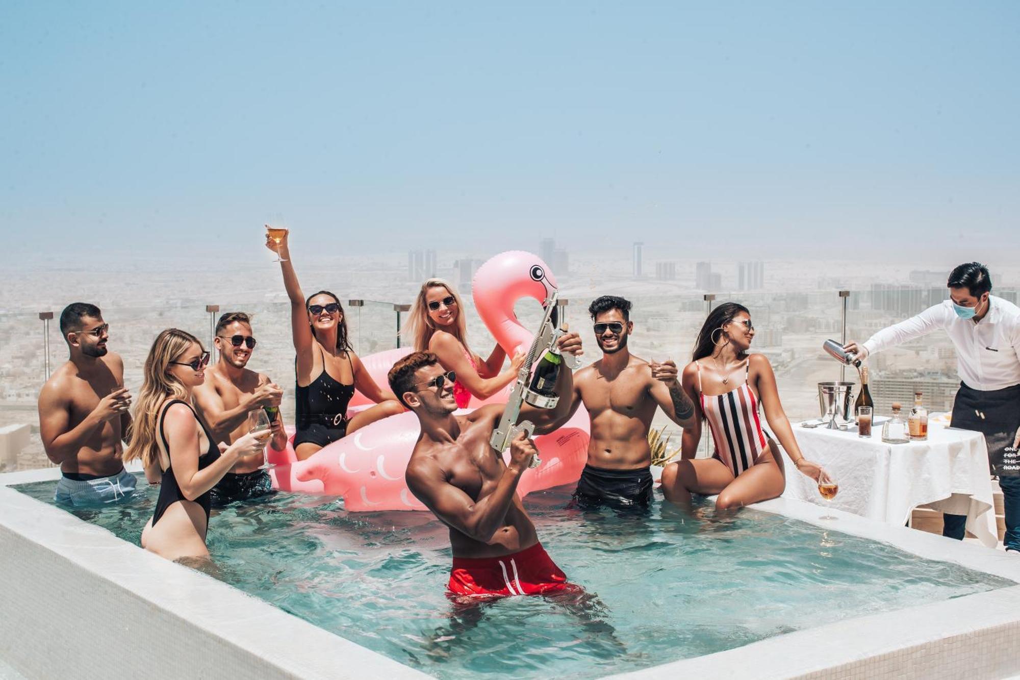 Five Jumeirah Village Dubai Ngoại thất bức ảnh The Pool at the Standard East Village