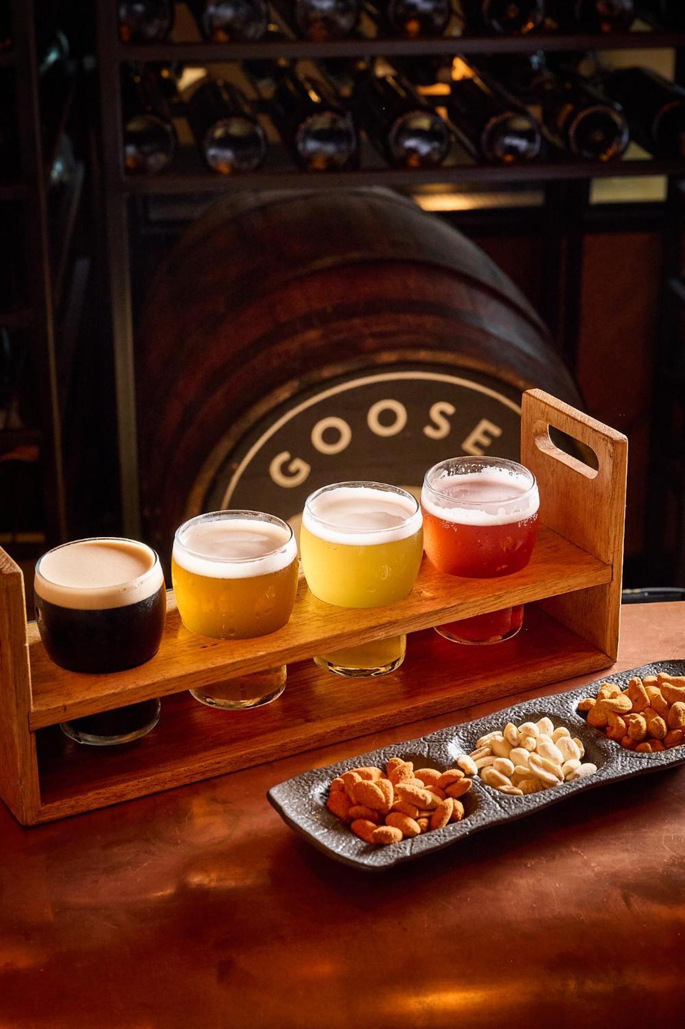 Five Jumeirah Village Dubai Ngoại thất bức ảnh Goose Island beer